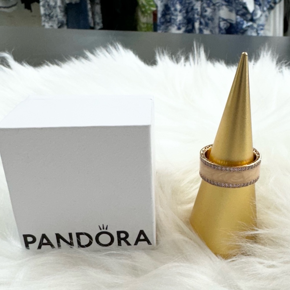 Pandora rose gold size 8 ring